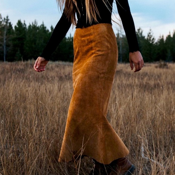 Vintage Dresses & Skirts - 90s vintage suede skirt || cognac